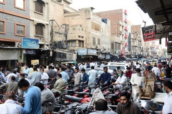 Hình phạt “mới” tại Pakistan: Không đeo khẩu trang sẽ bị cho điện giật! ảnh 1