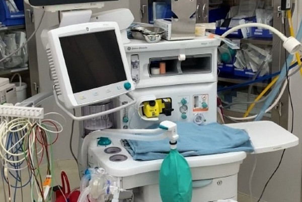 Gia đình rút điện máy thở của bệnh nhân để cắm điều hòa, khiến bác sĩ cũng không cứu nổi ảnh 2