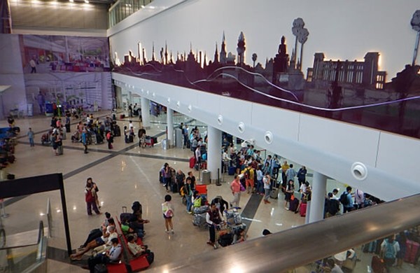 Du lịch tới Campuchia, bạn sẽ phải nộp đặt cọc 70 triệu ngay và luôn khi xuống máy bay ảnh 1