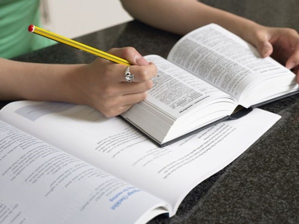 Mách bạn “kỹ thuật” đơn giản để bài viết tiếng Anh “xịn xò” hơn: Danh từ hóa ảnh 2