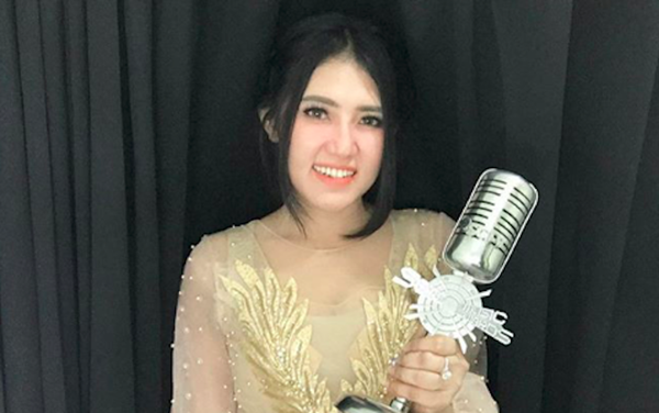 Đến nhà thần tượng nhưng không gặp được, fan cuồng liền đốt luôn ô tô của thần tượng ảnh 3