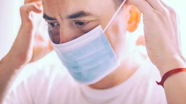 Một triệu chứng kỳ lạ của COVID-19 lần đầu tiên xuất hiện, các bác sĩ đưa cảnh báo mới ảnh 1