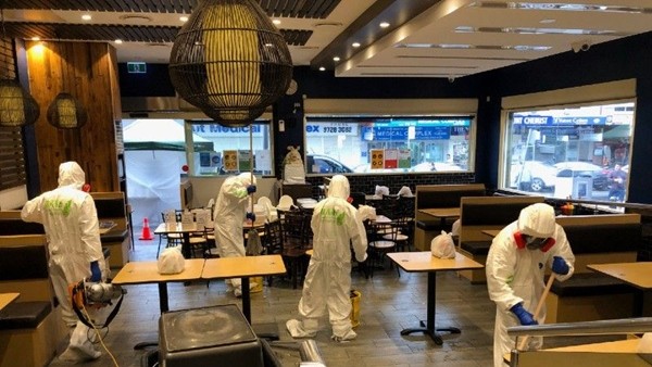 Đi xét nghiệm COVID-19 xong lại đi ăn uống khắp thành phố, về nhà thì nhận tin dương tính ảnh 2