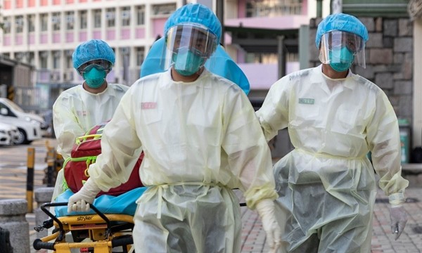 Bệnh nhân đầu tiên trên thế giới nhiễm COVID-19 hai lần, với hai chủng virus khác nhau ảnh 1