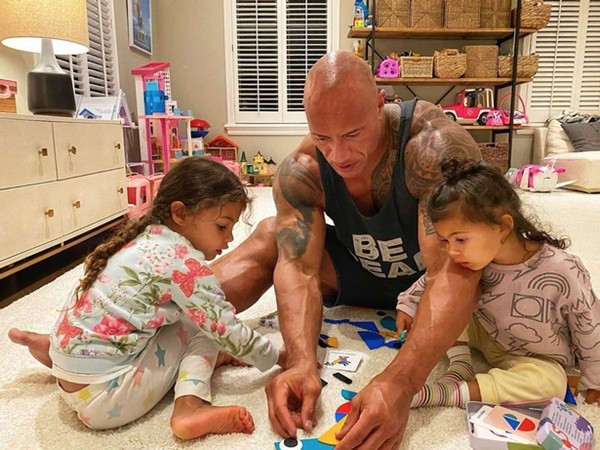 Diễn viên Dwayne “The Rock” Johnson xác nhận, anh và cả gia đình nhiễm COVID-19 ảnh 3