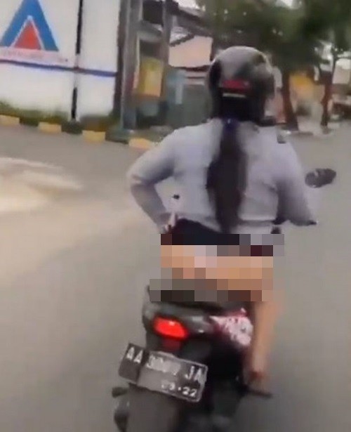 Cái kết không thể ngờ của vụ “cô gái đi xe máy bị gió thổi tốc váy, bị cảnh sát truy tìm“ ảnh 2