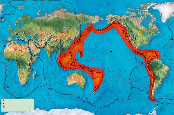 Xót xa trong siêu bão Goni: Em bé không đi sơ tán mà ở lại cùng bố, bị lũ cuốn đi tận 15km ảnh 6
