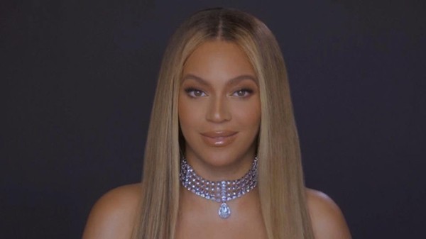 Góc hài hước: Tổng thống Trump doạ "bóc phốt" Lady Gaga, Beyoncé vì không "về Team Trump” ảnh 3