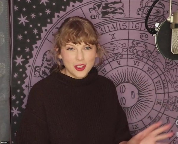Tôn vinh Taylor Swift nhưng MC giải thưởng AMAs vẫn tranh thủ “xỏ xiên” Tổng thống Trump ảnh 3