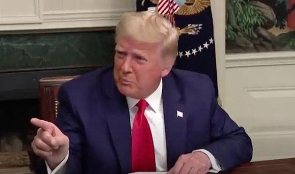Chỉ với vài câu ngắn ngủi của Tổng thống Trump, mọi người bỗng hiểu tâm trạng thật của ông ảnh 2