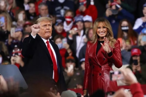 Tổng thống Trump bỗng nhiên nói mình thích ăn dưa chuột, cư dân mạng lại được dịp “troll“ ảnh 1