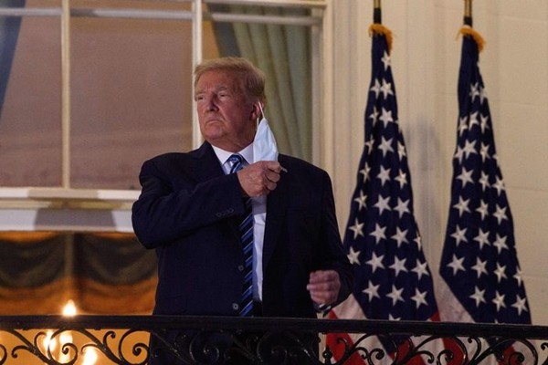 Bất công cho Tổng thống Trump: Ai muốn tiêm vắc-xin cũng được khen, đến lượt ông thì không ảnh 3