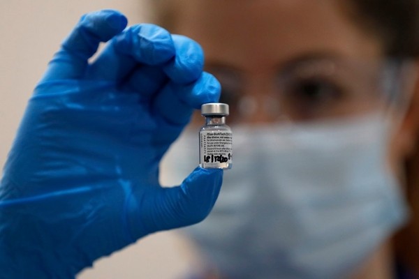 Có 6 người tử vong khi thử nghiệm vaccine COVID-19 của Pfizer, tại sao vẫn cho là an toàn? ảnh 1