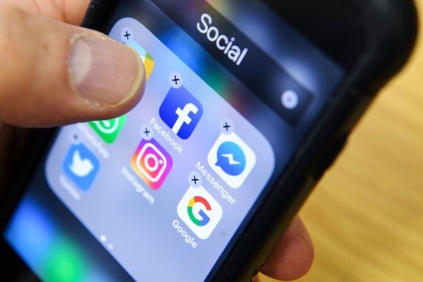 Apple và Facebook “chiến đấu” gắt như bầu cử Tổng thống Mỹ, chính bạn có thể chịu hậu quả ảnh 4