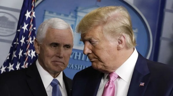 Những người ủng hộ Tổng thống Trump làm “điều khó tin“: Nhắm vào Phó Tổng thống Mike Pence ảnh 4