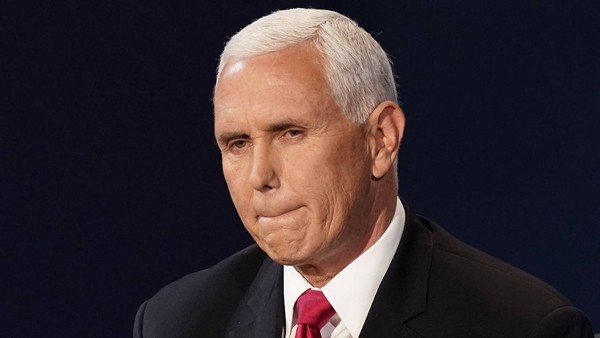 Người ủng hộ Tổng thống Trump bất ngờ “đòi quyền lợi” cho Phó Tổng thống Mike Pence ảnh 2
