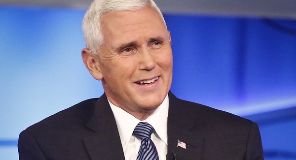 Lý do Phó Tổng thống Mike Pence vừa phản đối lại hoan nghênh người ủng hộ Tổng thống Trump ảnh 4