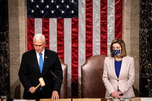 Quốc hội Mỹ xác nhận ông Biden thắng: Tổng thống Trump để lại gì cho phó tướng Mike Pence? ảnh 2