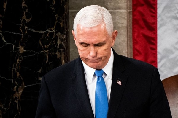 Quốc hội Mỹ xác nhận ông Biden thắng: Tổng thống Trump để lại gì cho phó tướng Mike Pence? ảnh 3