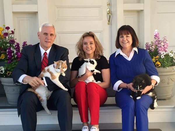 Tổng thống Trump sắp rời nhiệm sở, tương lai nào chờ đợi Phó Tổng thống Mike Pence? ảnh 2