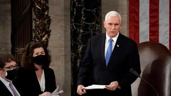 Phó Tổng thống Mike Pence đăng lời nhắn tạm biệt, mọi người nhận ngay ra điều khác thường ảnh 2
