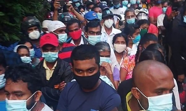 “Thần y” khoe chế được “thần dược” chống virus corona mới, người khác uống xong nhiễm luôn ảnh 2