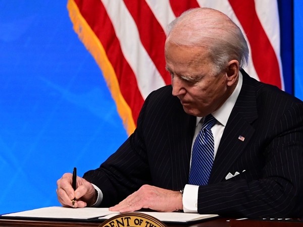 Vừa nhậm chức được một tuần, tân Tổng thống Joe Biden nhanh chóng lập luôn một kỷ lục mới ảnh 3