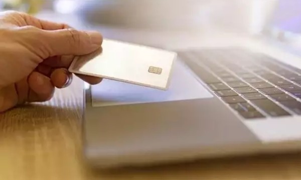 Phát hiện giao dịch “lạ” bằng thẻ tín dụng của mình, chủ thẻ “đắng ngắt” khi biết thủ phạm ảnh 3
