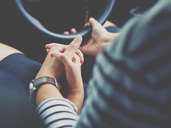 Chỉ cần hỏi một câu này, bạn sẽ biết ngay người yêu mình có tính thích kiểm soát hay không ảnh 4