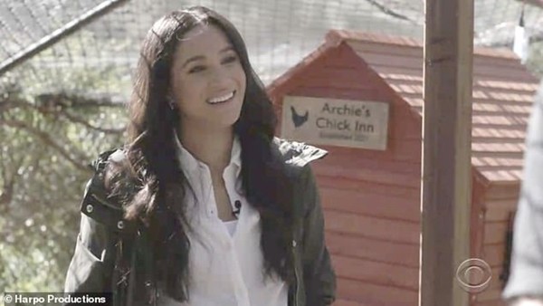 Nói là “quay về sống giản dị”, nhưng những đồ Meghan Markle dùng có giản dị thật không? ảnh 1