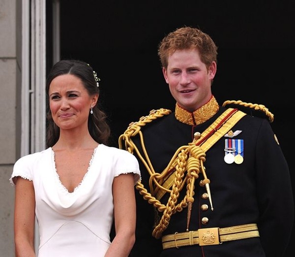 Meghan “tố” Kate làm cô khóc, hóa ra Harry mới là người khiến Kate khóc trong ngày cưới ảnh 3