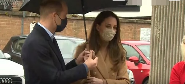 Những cử chỉ tinh tế của William - Kate ít người để ý nhưng lại nói lên rất nhiều điều ảnh 2