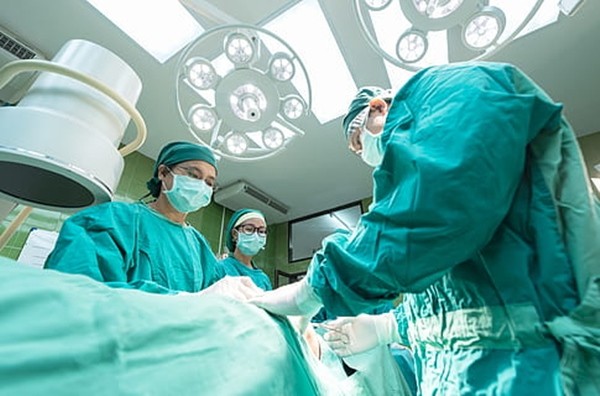 Cô gái “qua đời” mấy phút rồi may mắn hồi tỉnh, kể rằng nhìn thấy rất nhiều điều kỳ lạ ảnh 2