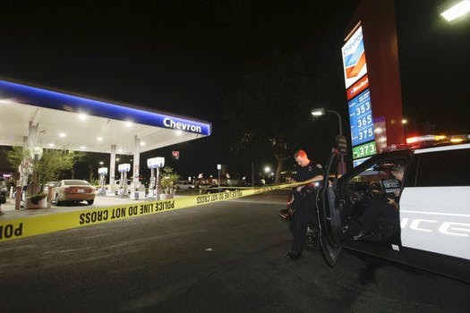Đâm chém, cướp bóc hàng loạt ở California khiến ít nhất 6 người thương vong ảnh 1