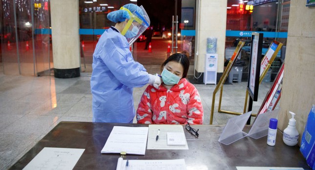 Thời dịch virus corona: Cuộc sống trong chiếc khẩu trang ảnh 1