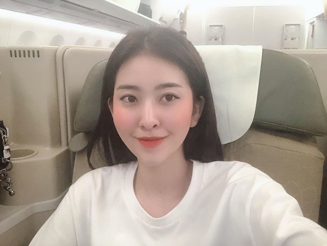 Hot girl xinh đẹp mà lận đận tình duyên: 'Tôi từng muốn bỏ hết vì yêu' ảnh 7