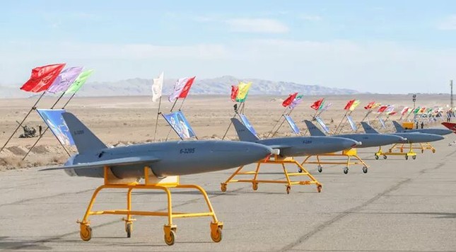 Iran khoe máy bay không người láI 'có thể tấn công căn cứ Mỹ ở châu Âu' ảnh 3