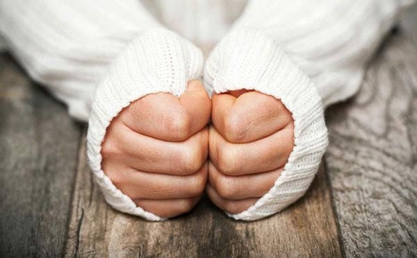 Đừng coi thường khi chân tay lạnh cóng vào mùa đông bởi có thể đã mắc bệnh &aposcực nguy hiểm&apos