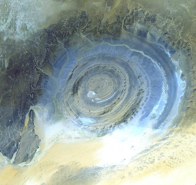 Con mắt khổng lồ giữa sa mạc Sahara, bí ẩn chưa có lời giải ảnh 11