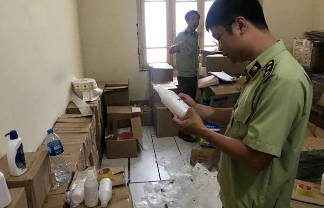 Phát hiện lượng lớn mỹ phẩm giả tại trụ sở cũ của Thanh tra Chính phủ ảnh 1