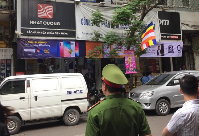 Cận cảnh khám xét chuỗi cửa hàng Nhật Cường mobile ảnh 1