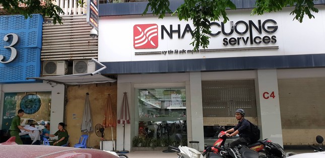 Cận cảnh khám xét chuỗi cửa hàng Nhật Cường mobile ảnh 5