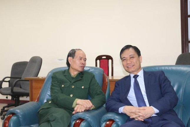 Đề nghị kỷ luật cán bộ liên quan vụ cựu quân nhân 32 năm 'cõng' đơn đòi quyền lợi ảnh 1