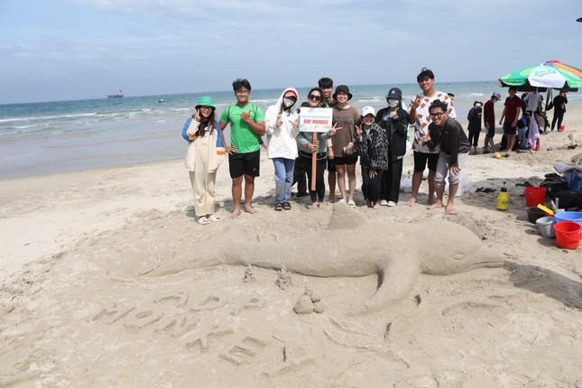 Hào hứng thi xây tượng cát trên công viên Biển Đông ảnh 9