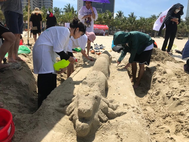 Hào hứng thi xây tượng cát trên công viên Biển Đông ảnh 7