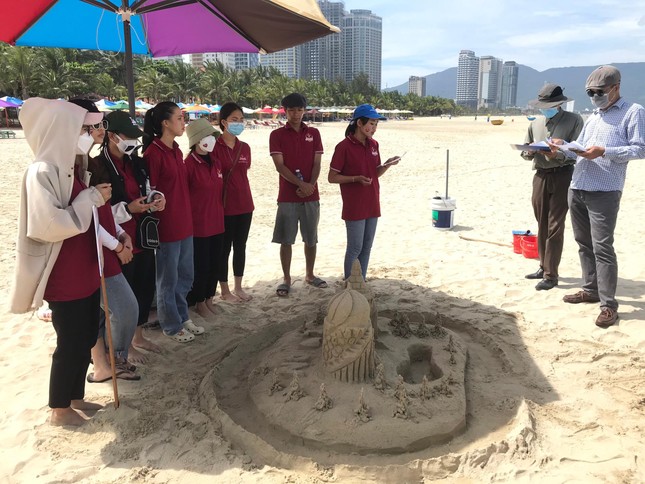 Hào hứng thi xây tượng cát trên công viên Biển Đông ảnh 12