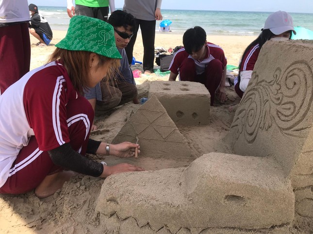 Hào hứng thi xây tượng cát trên công viên Biển Đông ảnh 14
