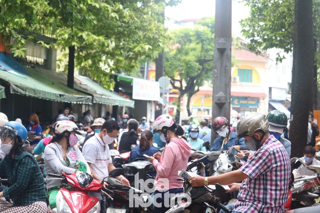 Kết thúc buổi thi sáng 10/8: Sinh học và Lịch sử đứng đầu về độ khó của 2 bài thi ảnh 4