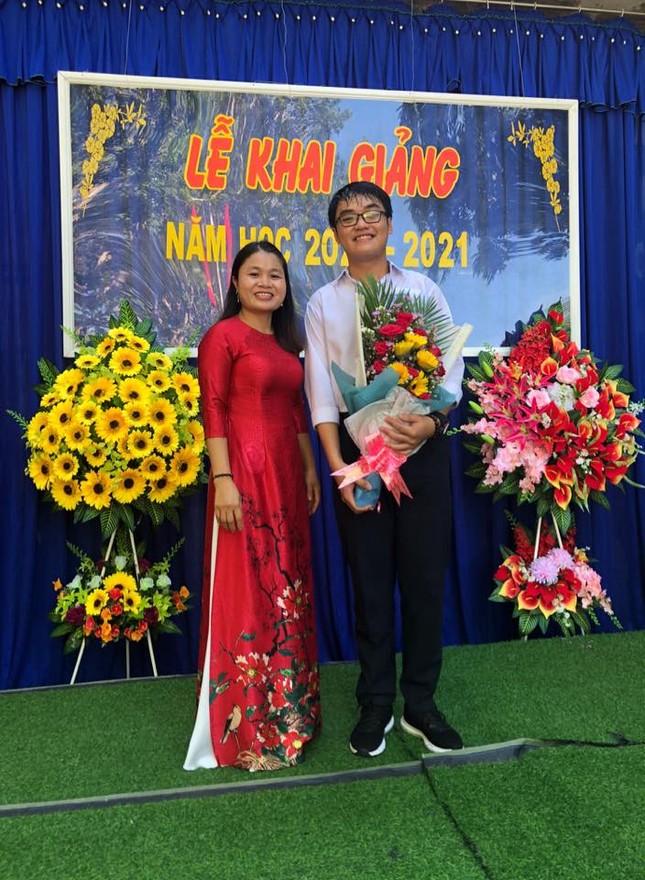 Tân Thủ khoa ĐH KHXH&NV TP.HCM chia sẻ bí kíp học Văn: Không học nhiều thầy cô vì dễ loạn ảnh 4