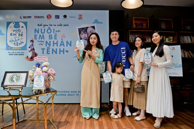 Khám phá cuốn sách được “review” nhiều nhất bởi bố mẹ bỉm sữa showbiz Việt ảnh 5